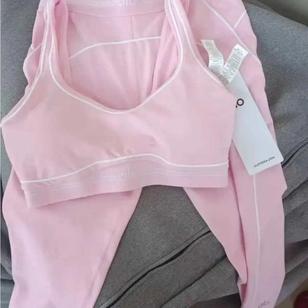 ALO Yoga Pink Sports Bra and Leggings Set